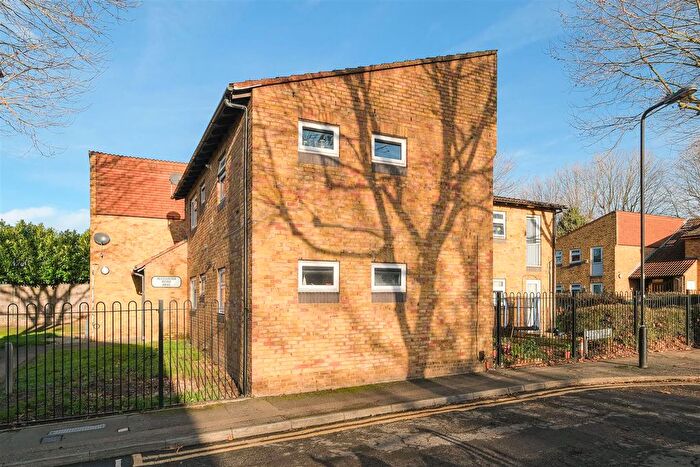 1 Bedroom Flat For Sale In Alexandra Road, Walthamstow, E17