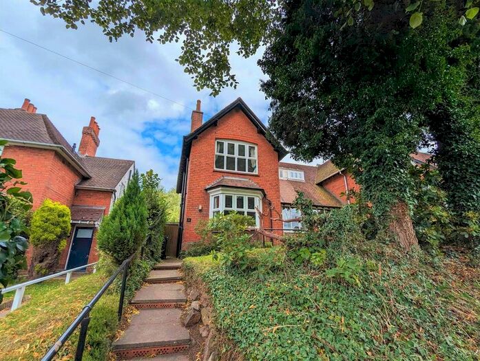 3 Bedroom Semi Detached House To Rent In Woodlands Park Road, Bournville, Birmingham, B30