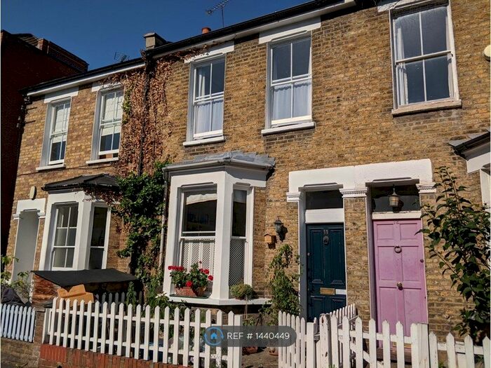 2 Bedroom Terraced House To Rent In Edwards Lane, London, N16