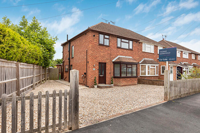 3 Bedroom Semi-Detached House For Sale In Norreys Road, Didcot, OX11