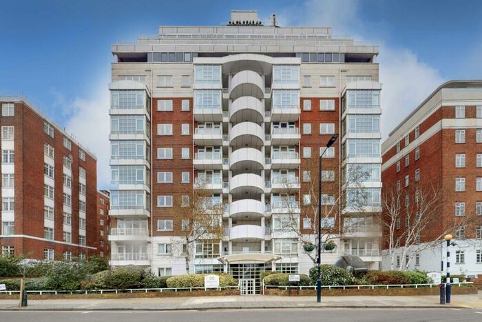 3 Bedroom Apartment To Rent In Abbey Road, St Johns Wood, London, NW8