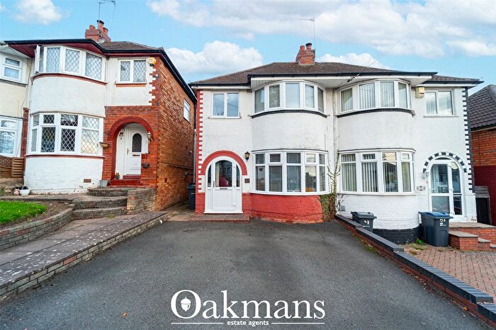 3 Bedroom Semi-Detached House For Sale In Bayford Avenue, Sheldon, Birmingham, B26