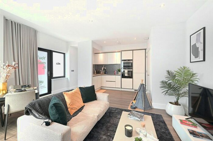 1 Bedroom Flat To Rent In Uncle Southall, Merrick Road, Southall, UB2