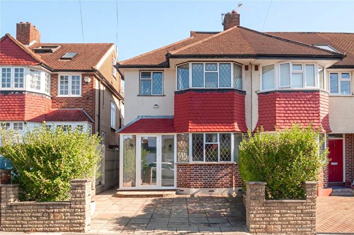3 Bedroom End Of Terrace House For Sale In Dorset Way, Twickenham, TW2