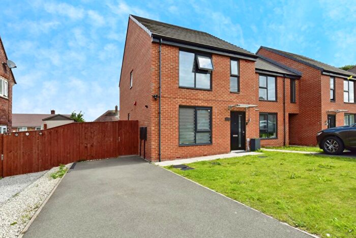 3 Bedroom Town House For Sale In Adrian Crescent, Sheffield, South Yorkshire, S5