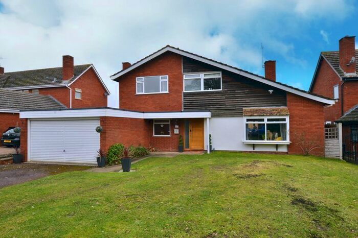 4 Bedroom Detached House For Sale In The Dovecote, Charlton, Pershore, WR10