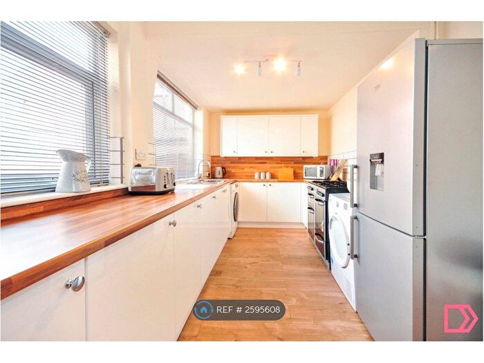 3 Bedroom Terraced House To Rent In Manchester Road, Manchester, M43