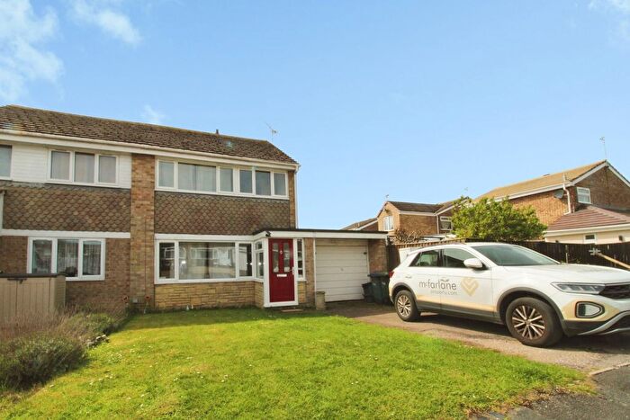 3 Bedroom Semi-Detached House For Sale In Deansfield, Cricklade, SN6