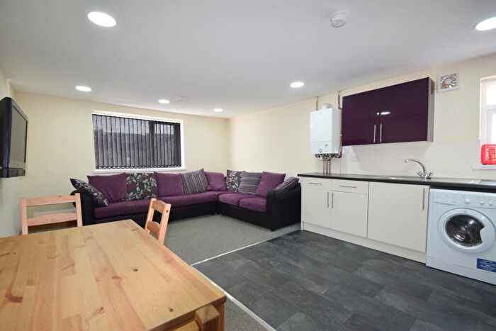 4 Bedroom Flat To Rent In Wyeverne Road, Cathays, CF24