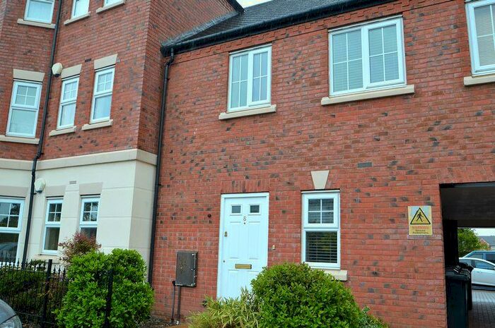 2 Bedroom Town House To Rent In Norton Close, Kings Norton, B30