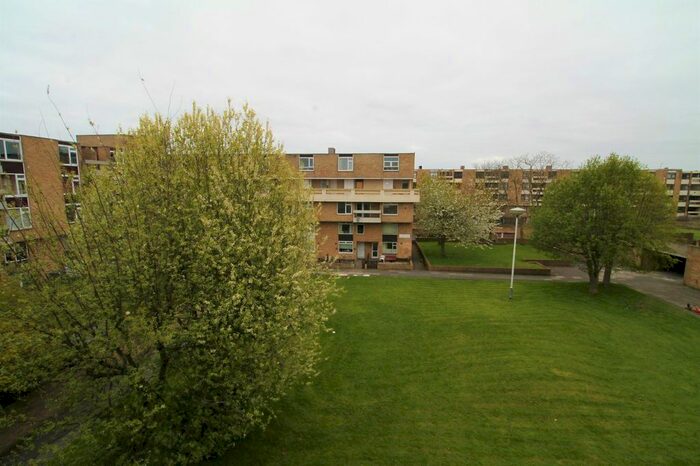 1 Bedroom Flat To Rent In Waterloo Walk, Sulgrave, Washington, NE37