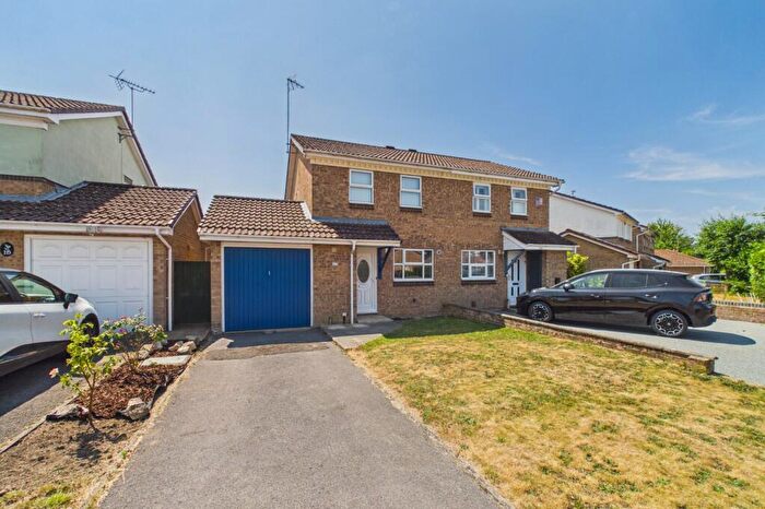 3 Bedroom Semi-Detached House For Sale In Beedon Drive, Bracknell, Berkshire, RG12