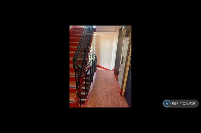 2 Bedroom Flat To Rent In Candida Court, London, NW1