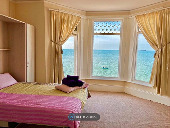 6 Bedroom End Of Terrace House To Rent In Beach Houses, Margate, CT9