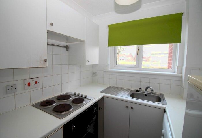 1 Bedroom Flat To Rent In Lorimar Place, Carronshore, Falkirk, FK2