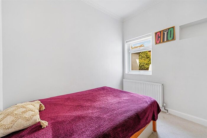 1 Bedroom Flat To Rent In Shakespeare Road, Acton, W3