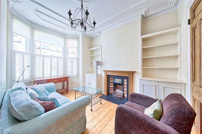 1 Bedroom Flat To Rent In Jedburgh Street, SW11