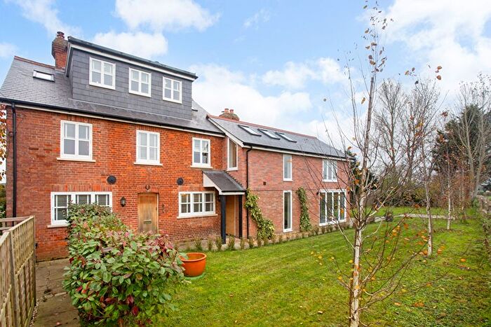 4 Bedroom Semi-Detached House To Rent In Sherenden Road, Tudeley, Tonbridge, TN11