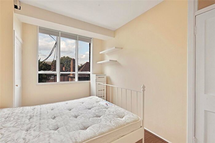 2 Bedroom Flat For Sale In Myddelton Square, Islington, EC1R