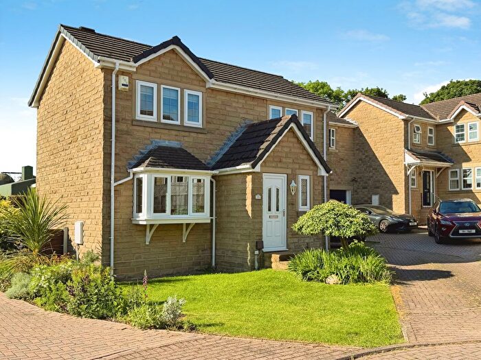 3 Bedroom Detached House For Sale In Manor Park, Dewsbury, WF12
