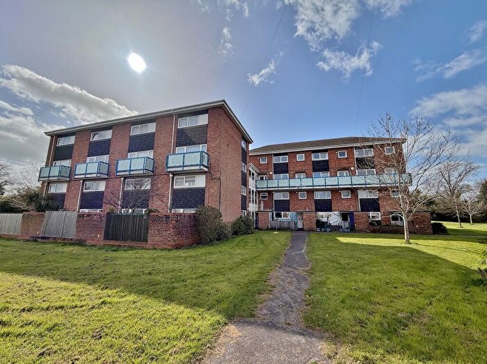 2 Bedroom Maisonette For Sale In Redlands Lane, Fareham, PO16