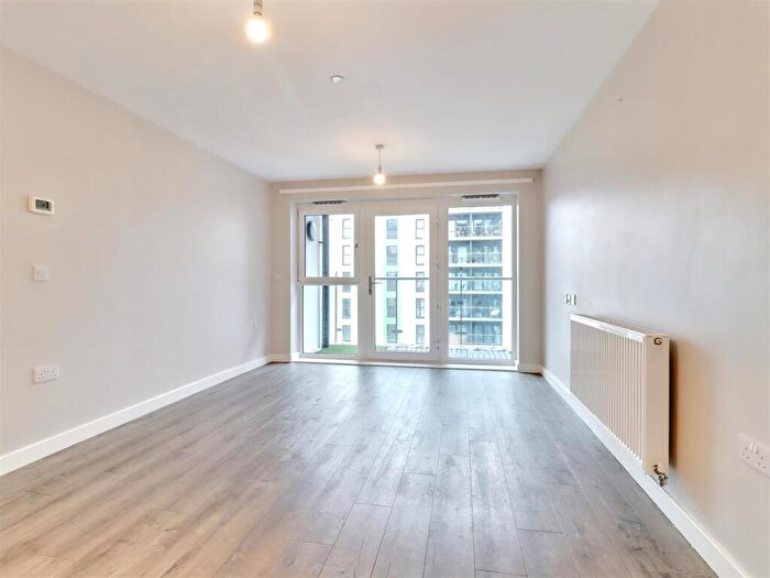 2 Bedroom Apartment To Rent In Canary Quay, Norwich, NR1