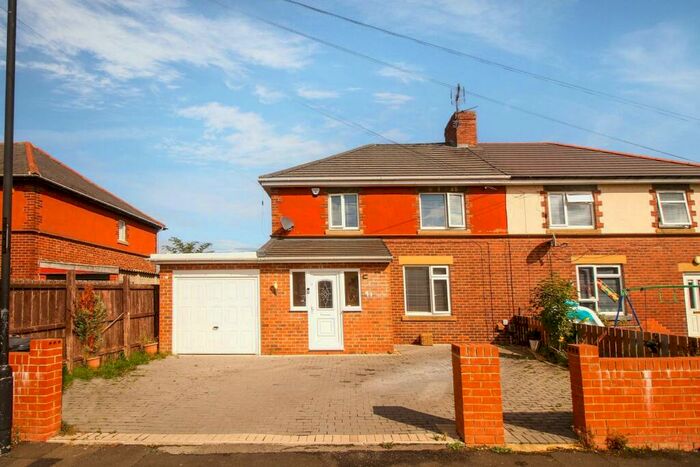 4 Bedroom Semi-Detached House To Rent In Lilac Avenue, Newcastle Upon Tyne, NE12