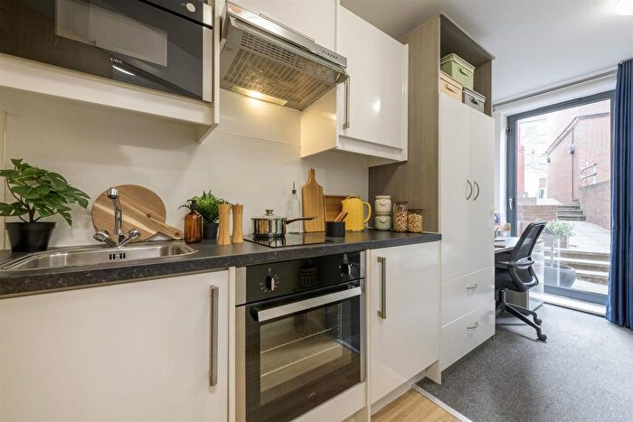 Studio To Rent In West Park Place, Edinburgh, EH11