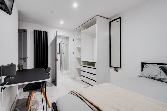 6 Bedroom House To Rent In Garmoyle Road, Liverpool, L15