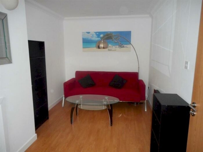 1 Bedroom Flat To Rent In Newport Road, Cardiff, CF24