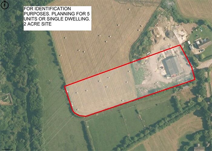 3 Bedroom Land For Sale In Off, Nr Brill, Oxfordshire., B40