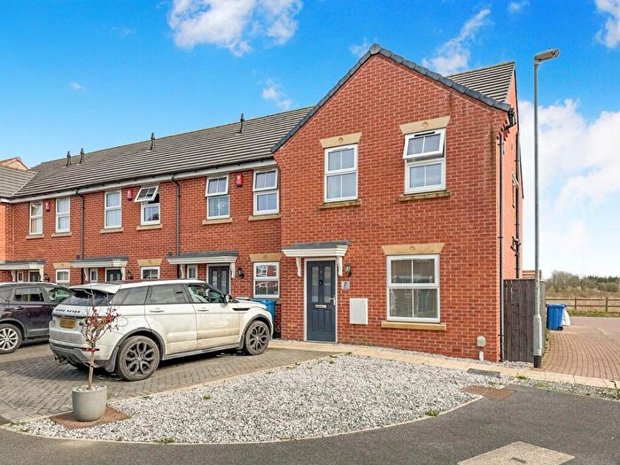 3 Bedroom End Of Terrace House For Sale In Paradise Drive, Woodmansey, Beverley, HU17