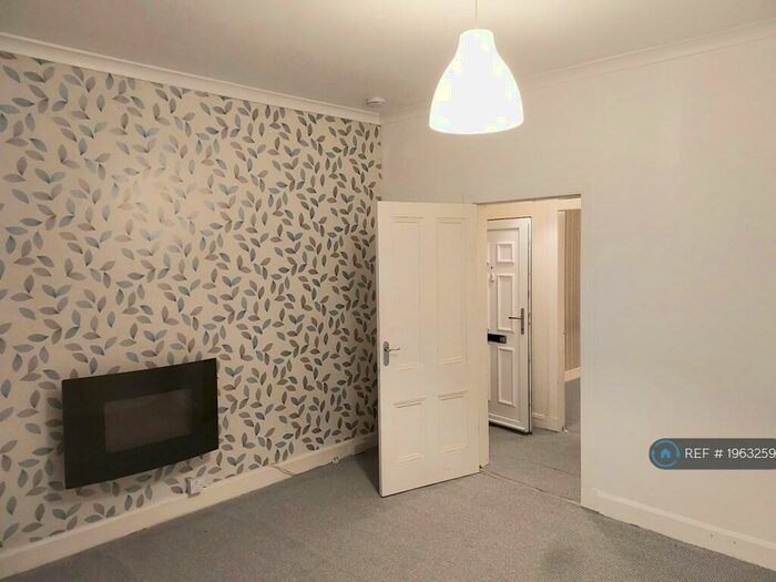 1 Bedroom Flat To Rent In East Donington St, Darvel, KA17