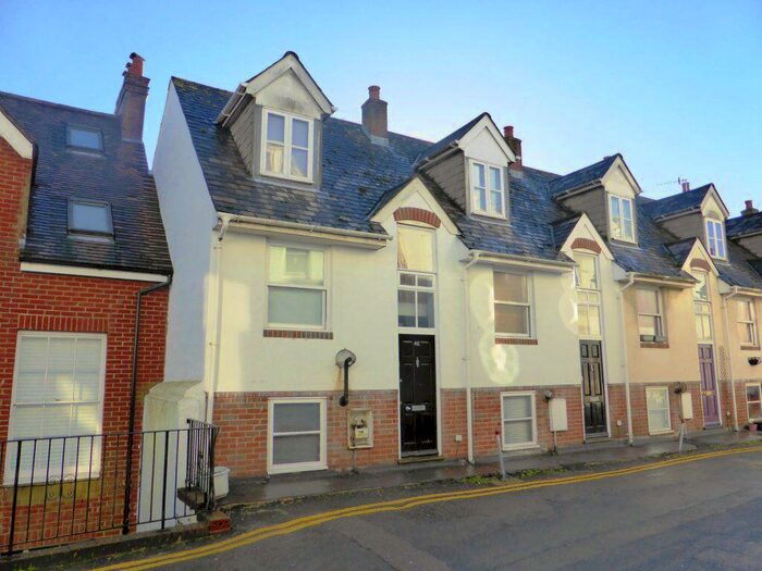 3 Bedroom House To Rent In St Nicholas Road -, P13