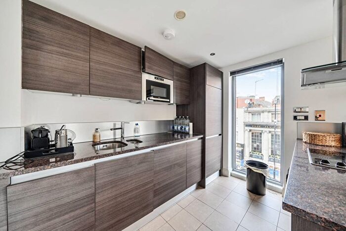 2 Bedroom Flat To Rent In Vauxhaull Bridge Road, Westminster, London, SW1V