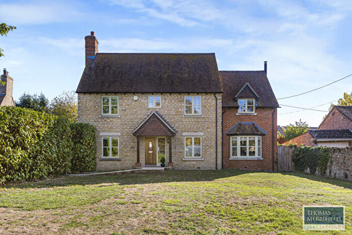 5 Bedroom Detached House For Sale In The Green, Marcham, OX13