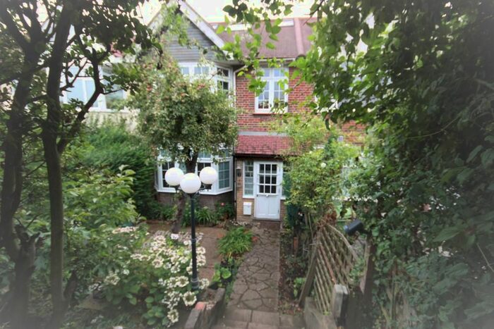 4 Bedroom Terraced House To Rent In Western Avenue, Acton, London, W3