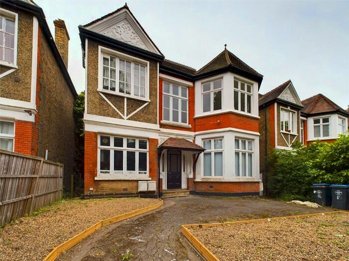 2 Bedroom Apartment To Rent In Mapesbury Road, London, NW2