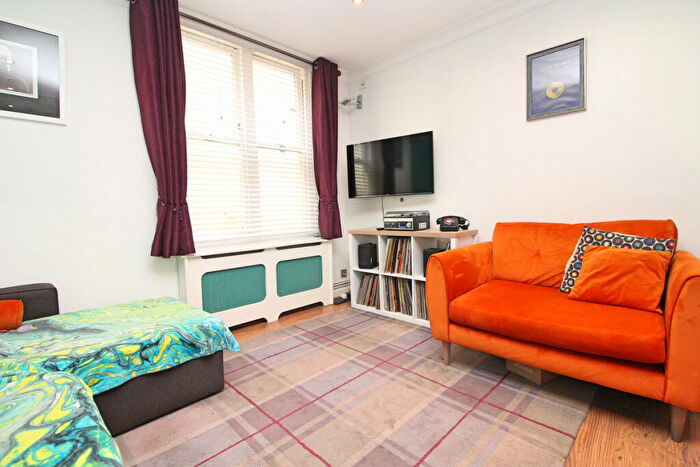 1 Bedroom Apartment For Sale In Adelaide Mansions, Hove, BN3