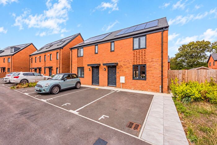3 Bedroom Semi-Detached House For Sale In Fieldfare Road, Whiteley, Fareham, PO15