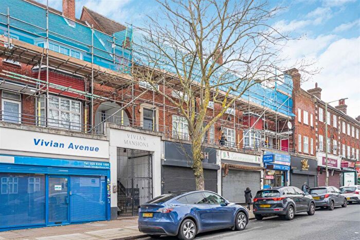 2 Bedroom Flat For Sale In Vivian Avenue, London, NW4