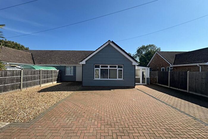 3 Bedroom Semi-Detached Bungalow For Sale In Lime Kiln Lane, Feltwell, IP26