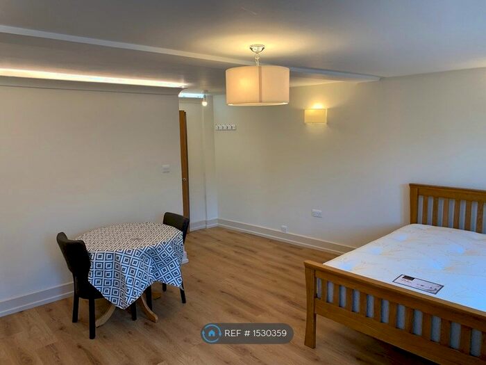 1 Bedroom Flat To Rent In High Street, Newmarket, CB8