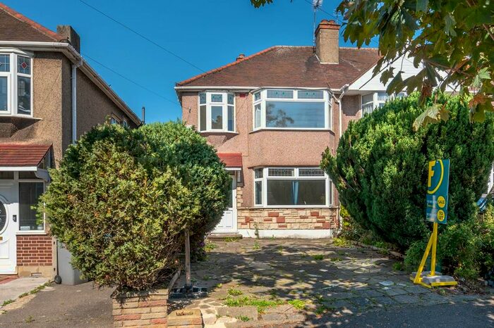 3 Bedroom End Of Terrace House To Rent In Elm Way, Neasden, London, NW10