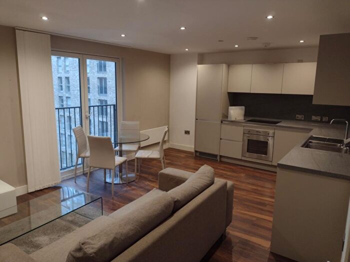 2 Bedroom Apartment To Rent In Greengate Salford, M3