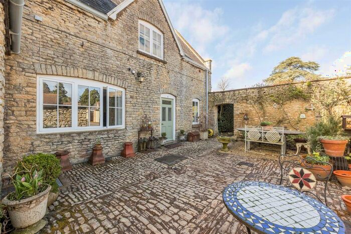 2 Bedroom Flat For Sale In Mill Road, Stratton Audley, Bicester, OX27