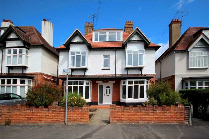 1 Bedroom Flat To Rent In Woking, GU21