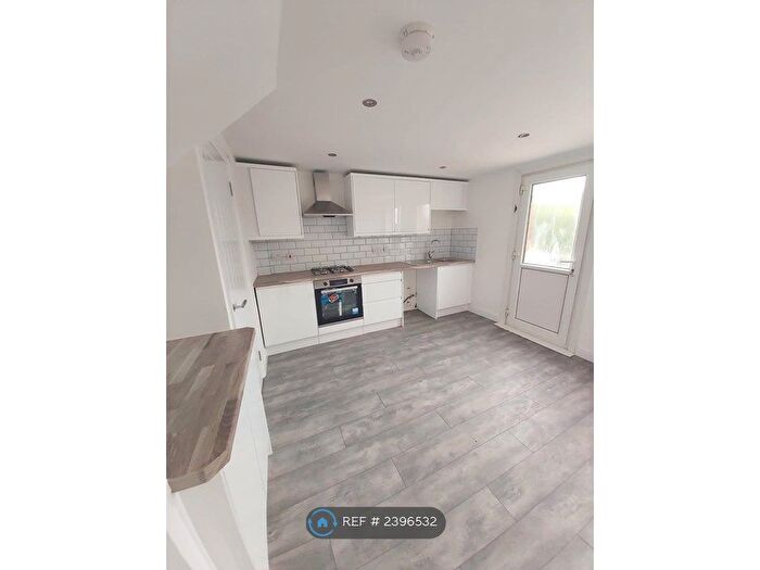 3 Bedroom Terraced House To Rent In Tweed Avenue, Paisley, PA2