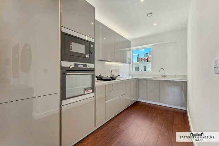 2 Bedroom Apartment To Rent In Kennedy Building, Lexington Gardens, SW11