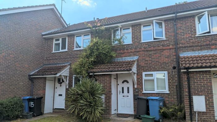 2 Bedroom Terraced House To Rent In Ravenscroft, RG27